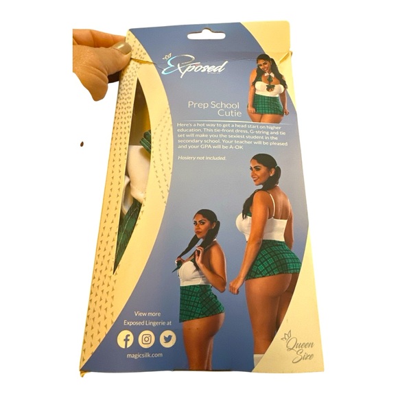 Exposed Prep School Cutie - Picture 3 of 3